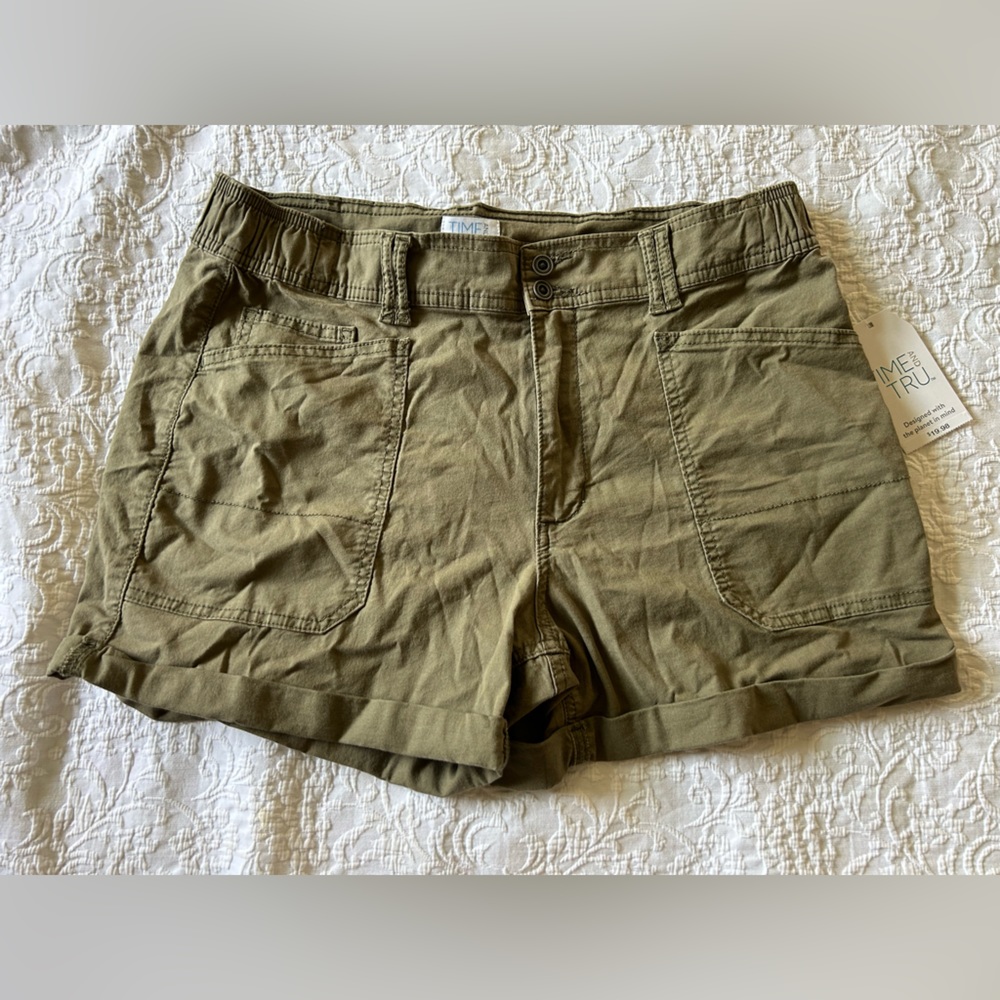 Time and Tru Green Cargo Shorts